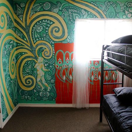 Drifter Jack'S Hostel Austin Bagian luar foto