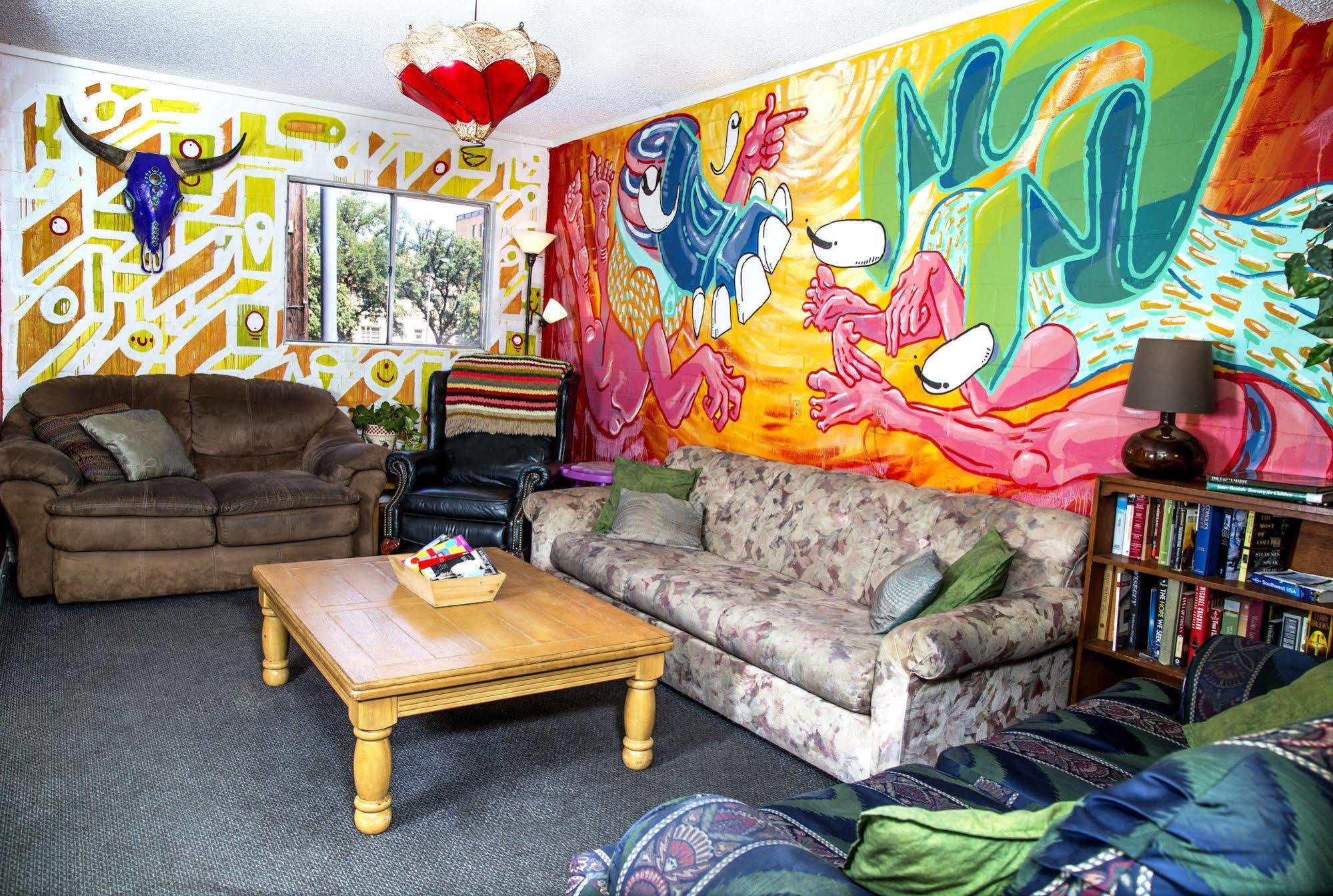 Drifter Jack'S Hostel Austin Bagian luar foto
