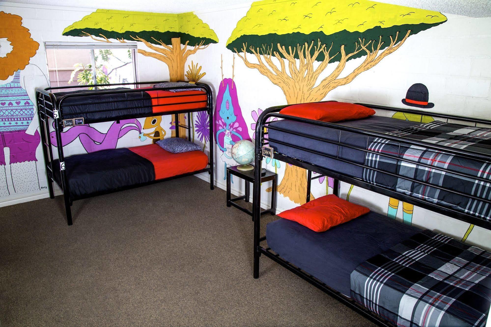 Drifter Jack'S Hostel Austin Bagian luar foto