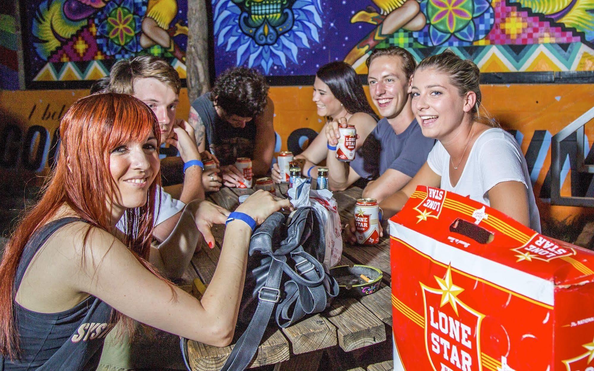 Drifter Jack'S Hostel Austin Bagian luar foto